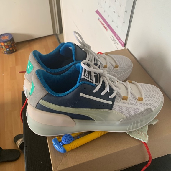 COPY - Basketball shoes for sale, used once - Picture 3 of 5